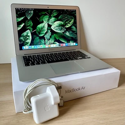 Apple MacBook Air - 13" Display - 2015 - Core i5 1.6GHz - 256GB SSD - 8GB RAM - Image 1 of 4