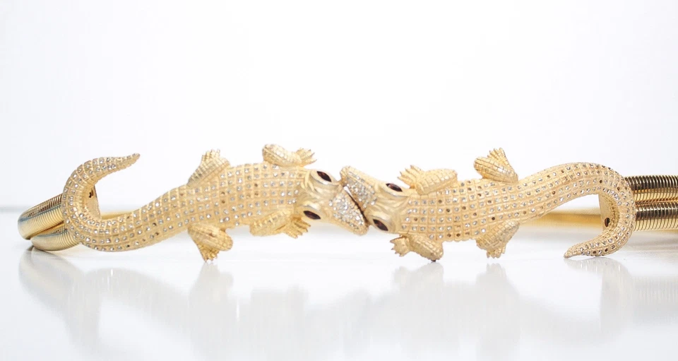 Cinturón de mujer de colección con cadena de serpiente de cocodrilo estrás tono dorado con sello de diseñador Foto 1 de 4