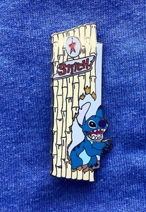 Disney Auktionen Stitch Ankleidezimmer Tür Gold Rückseite Pin LE 1000 - Bild 1 von 6