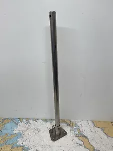 Soporte de tubo de acero inoxidable de 1", 24,5" H, línea única, ángulo de 10* - Imagen 1 de 2