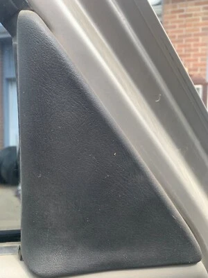 Cadillac Escalade 2002-06 gris puerta cubiertas plástico lado conductor y pasajero  Foto 1 de 2