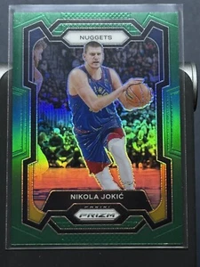 2023-24 Panini Prizm verde Prizm Nikola Jokic #17 Denver Nuggets - Imagen 1 de 2