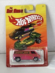 Hot Wheels Hot Ones Pink ‘70s Van 1:64 Super Van Die Cast ~ 2011 ~ BRAND NEW