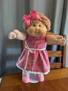 Abito floreale anni 80 cavolo patch bambino capelli biondi occhi azzurri fossetta rosa rose - Foto 1 di 10