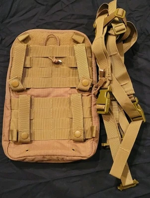 Condor 111030 Táctico Senderismo Piscina de Marea MOLLE H2O Vejiga de Agua Portahidratación Foto 1 de 3