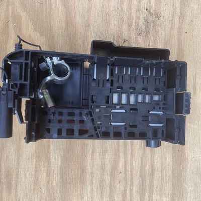 GMC TERRAIN 2018-22 FUSIBLE RELÉ BATERÍA DISTRIBUCIÓN CAJA DE CONEXIONES FABRICANTE DE EQUIPOS ORIGINALES NUEVO Foto 1 de 4