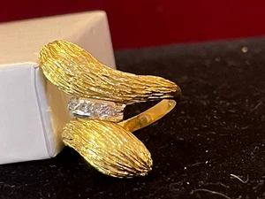 18K GOLD DIAMOND RING MADE IN ITALY SIGNED 9.7 GRAMS SIZE 7.25 SIGNED 750 - Picture 1 of 19