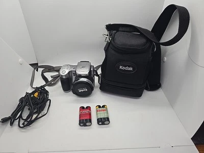 Kodak EasyShare Z740 5.0MP 10x Zoom Silver Digital Camera - Rewd Description - Image 1 of 4