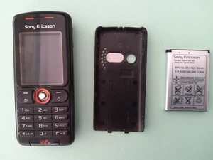 Smartphone SONY ERICHSON e caricabatterie - Da collezione, come da foto π·. - Foto 1 di 4