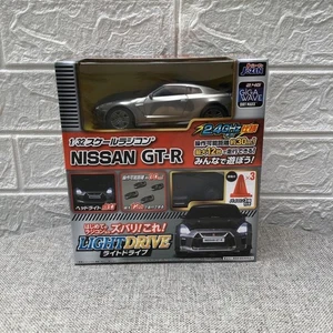 SchnäppchenNeu NISSAN GT-R Ferngesteuertes Auto im Maßstab 1:32 - Bild 1 von 6