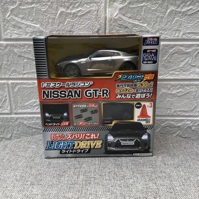 SchnäppchenNeu NISSAN GT-R Ferngesteuertes Auto im Maßstab 1:32 - Bild 1 von 4