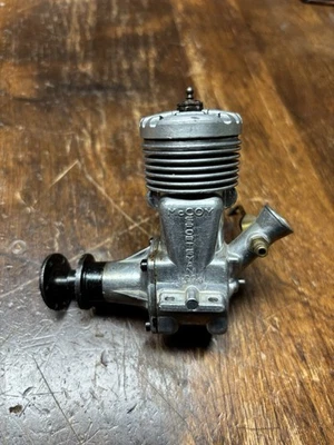 McCoy Sportsman 29 1949 modelo de avión combustible brillante Foto 1 de 3