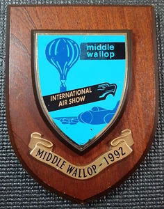 Escudo placa de pared Middle Wallop International Air Show 1992. Royal Air Force - Imagen 1 de 4