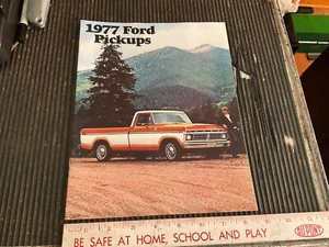 Brochure Showroom Concessionaria 1977 Ford Pickups - Foto 1 di 1
