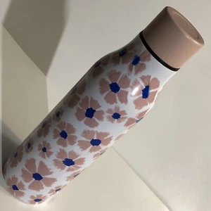 Room Essentials - 20oz Stainless Steel Vacuum Water Bottle w/ Pink&Blue Flowers  - Picture 1 of 8