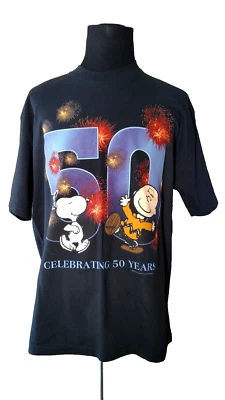 PEANUTS CHARLIE BROWN CELEBRATION 50 YEARS ADULT T-SHIRT - SIZE XL Foto 1 de 4
