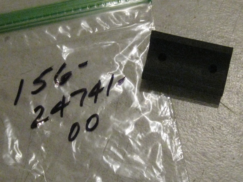 YAMAHA YM1 305/YDS3 CATALINA 250 SEAT DAMPER RUBBER NOS! - Image 1 of 1