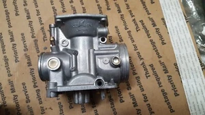 1980 1981 1982 Kawasaki KZ750 E H LTD outer left carburetor body # 1 NICE - Picture 1 of 12