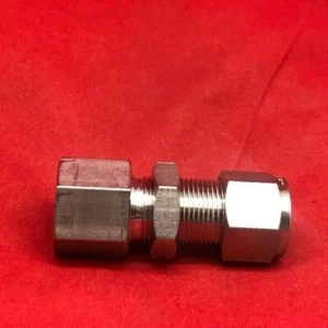 Swagelok SS Bulkhead Female Connector,1/2 in. Tube OD x 3/8 in. FNPT SS-810-71-6 - Picture 1 of 1