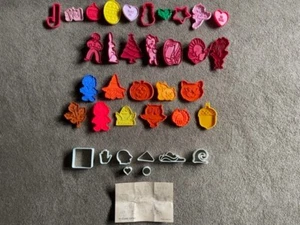 Lot: 36 Vintage Cookie Cutters - Picture 1 of 8