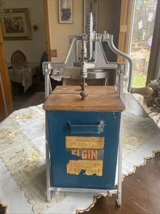 VINTAGE ELGIN BUTTER CHURN 4 QT. MODEL - Picture 1 of 16