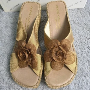 NEW Andre Assous Jazzie Flower Wedge Espadrille Beige Silk Size 10 Vtg - Picture 1 of 6