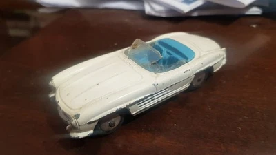 CORGI TOYS 303  1/43 MERCEDES BENZ 300 SL ROADSTER  BIANCO VINTAGE - Immagine 1 di 4