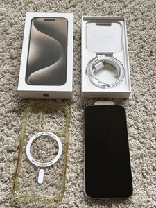 Apple i-Phone 15 Pro Natur/Titan 256 GB ohne Simlock  - Bild 1 von 11