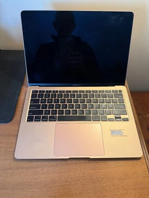 Apple MacBook Air 13.3" (256GB SSD, Intel Core i3 10th Gen., 1.10 GHz, 8GB)... - Image 1 of 4