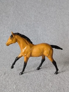 Breyer Tradicional #225 Buckskin Action Stock Foal 1987-1988 - Imagen 1 de 11