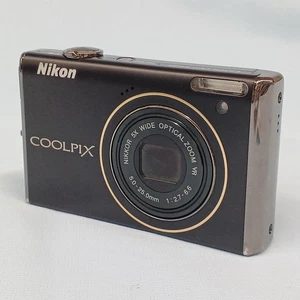 Nikon COOLPIX S640 schwarz 12,2-MP-Digitalkamera - Bild 1 von 13