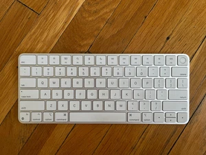 Apple Magic Keyboard, wireless, compact, US English, with lightning cable - Picture 1 of 6