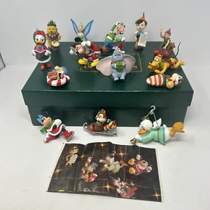 Juego de 14 adornos navideños vintage edición coleccionista Disney 1988 con caja - Imagen 1 de 17