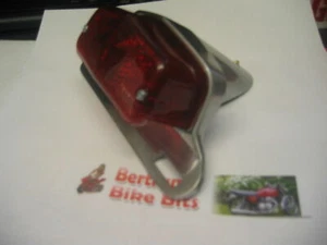 Fanale posteriore completo stile Lucas con staffa alluminio lucido BSA Triumph - Foto 1 di 1