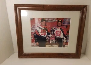 Framed Autograph Tony Stewart 2002 Championship 8x10 Photo - Picture 1 of 3