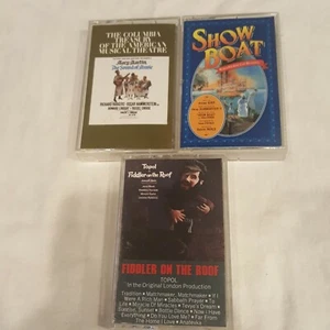 Showtunes Lot of 3 Audio Cassettes Show Boat Sound of Music Fiddler on the Roof - Picture 1 of 5