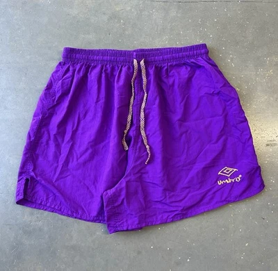 Pantalones Cortos Umbro De Colección Adulto L Púrpura Nailon Fútbol Entrenamiento Bordados Sueltos EE. UU. Foto 1 de 4