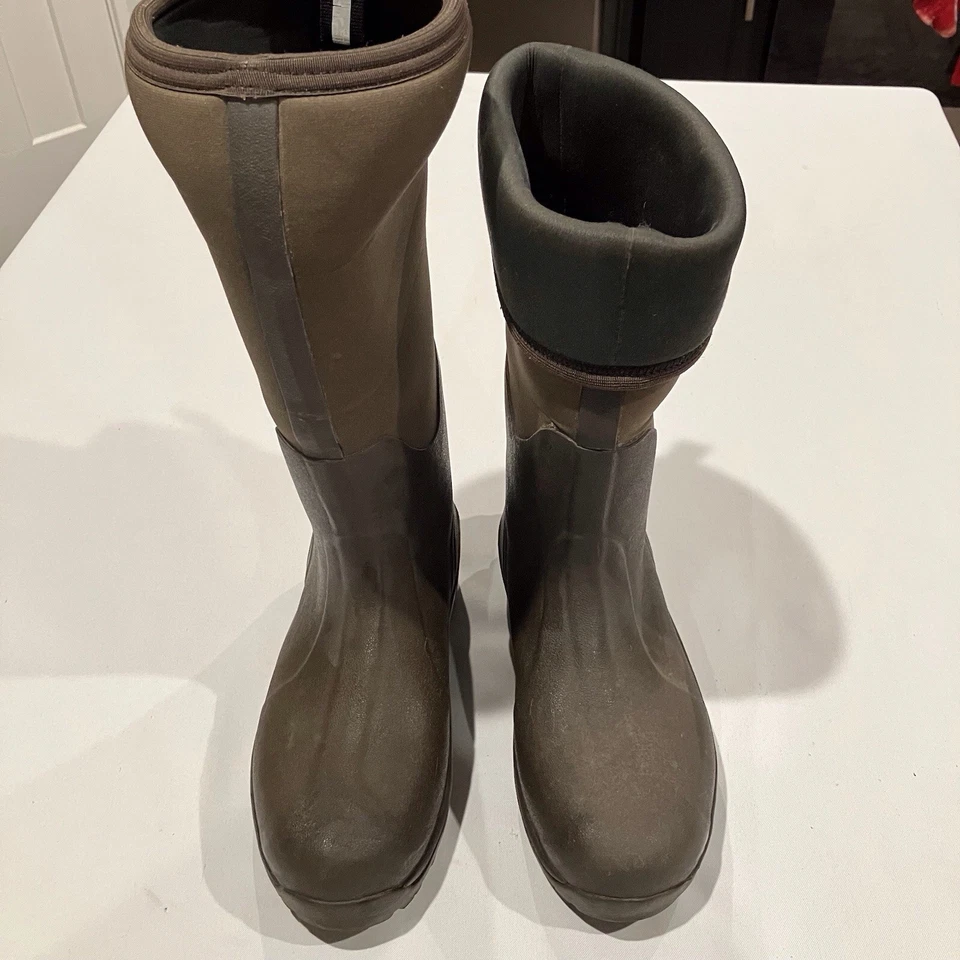 THE ORGINAL MUCK BOOTS Wetland Waterproof Unisex SZ M/8 W/9 Some Heel Wear - Image 1 of 4