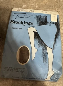 VINTAGE TREADWELL STRÜMPFE! 3 PAAR.  8 1/2-9.  GLACÉ TAUPE .  CANTRECE - Bild 1 von 3