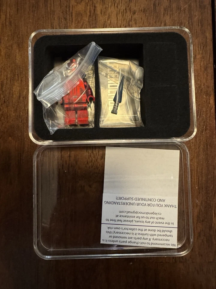 LEGO Star Wars Baggles Studios X LCM Dark Wielder Special Edition (Metal Red) - Image 1 of 2