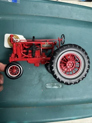 Ertl 1:16 Precision Series Farmall F-20 McCormick Deering 1938. Sin caja Foto 1 de 4