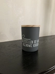 Kerze im Glas mit Holzdeckel und Spruch, Duftkerze - NEU - Bild 1 von 2