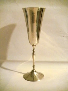 ELEGANTER SILBERFARBENER MESSING ZINKKELCH 7-1/2 ZOLL INDIEN LEICHTER HAUCH VON GOLDTON - Bild 1 von 15