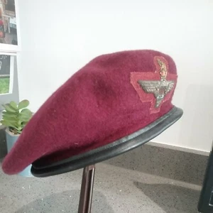 Queens Crown 50s early 60s Indian Parachute Regiment Beret with Bullion Badge - Picture 1 of 9