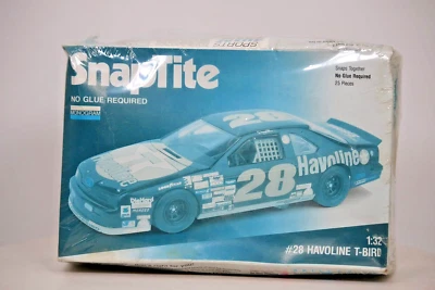 MONOGRAM SNAPTITE #28 HAVOLINE T-BIRD 1:32 MODEL KIT #1086 SNAP TOGETHER - Image 1 of 4