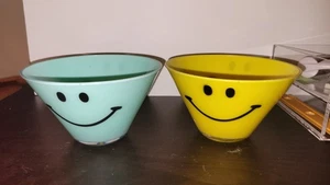 Juego de cuencos de plástico con forma cónica Smiley Face [2] - Imagen 1 de 6