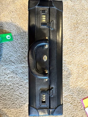 Maletín Gucci años 80 de cuero rígido adjunto con cerraduras combinadas Cagiva Foto 1 de 4