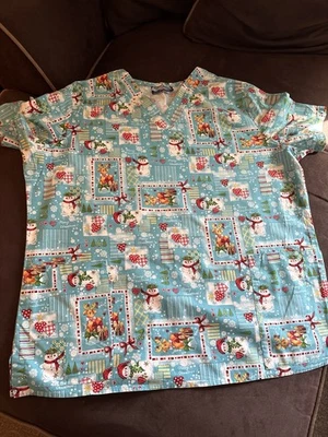EUC Winter Holiday Christmas Snowmen Reindeer Scrub Top Size L - Image 1 of 4