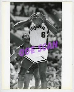 1988 NBA WALTER BERRY San Antonio (SPURS) ORIGINAL PRESSE (FOTO) - Bild 1 von 2