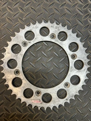 Piñón trasero de aluminio Honda 45T 1983-2026 CR125 CR250 CR500 CRF250 CRF450 Foto 1 de 4